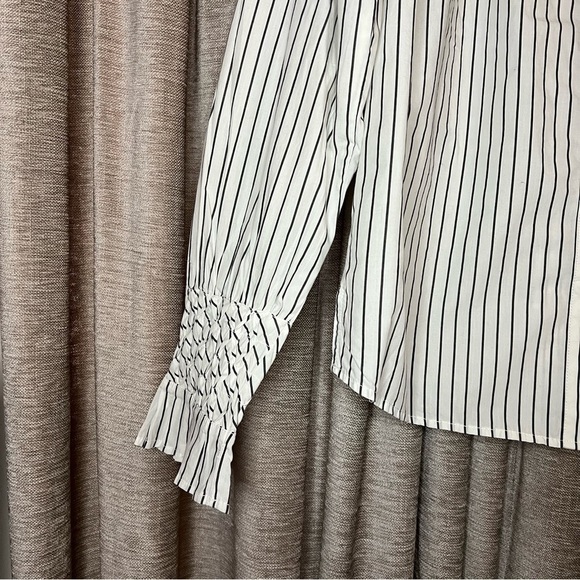 NWT Gap White and Black Striped Collared Button Up Long Sleeve Top Size Small - Picture 3 of 14